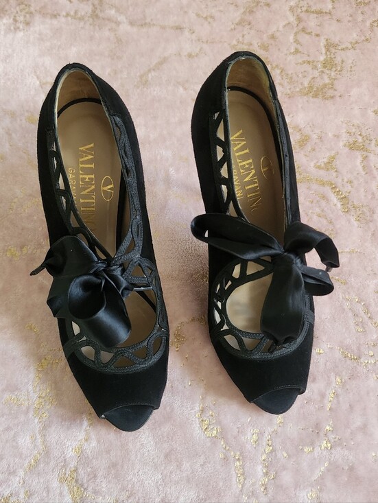 Valentino Shoes - VALENTINO GARAVANI | Black Lace-Up Peep Toe Pumps